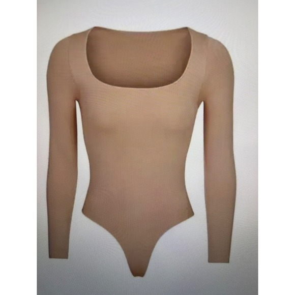 SKIMS Tops - NWT Nordstrom Skims Essential Crew Neck Long Sleeve Bodysuit in Clay, Size 2X